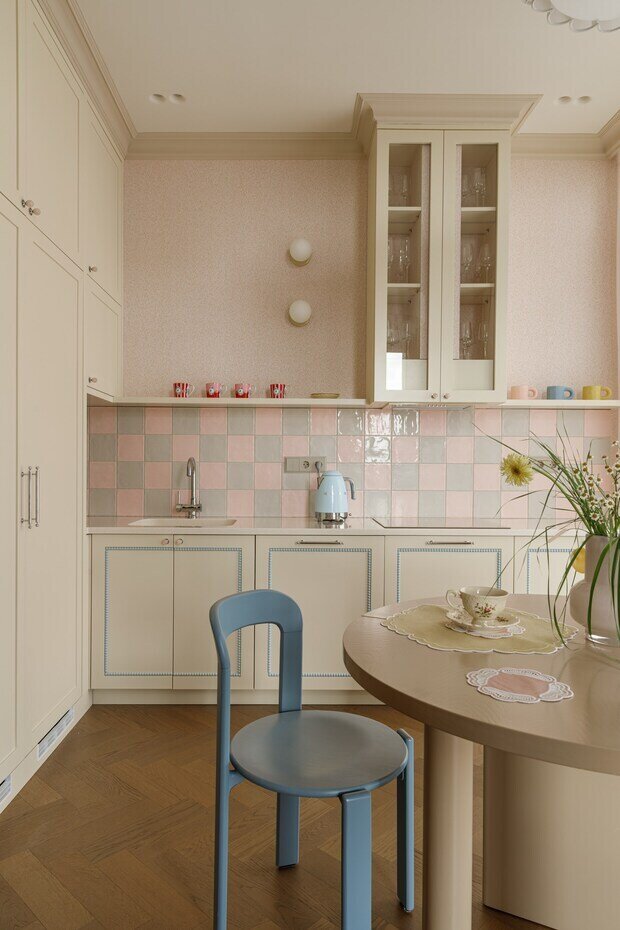 Фотография: Кухня и столовая в стиле Современный, Квартира, Проект дня, Астана, 60-90 метров, современный с элементами эклектики, Динара Усманова – фото на INMYROOM