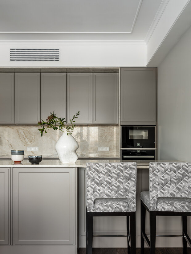 Фотография: Кухня и столовая в стиле Классический, Современный, Эклектика, Квартира, Проект дня, Москва, 4 и больше, Более 90 метров, Татьяна Казанцева – фото на INMYROOM