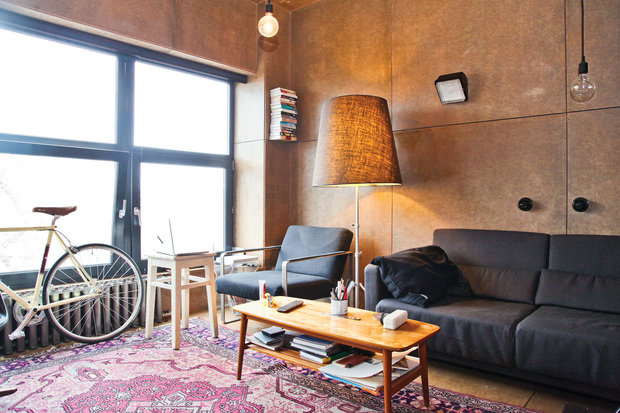 Фотография: Гостиная в стиле Лофт, Малогабаритная квартира, Квартира, Дома и квартиры, Квартиры – фото на INMYROOM