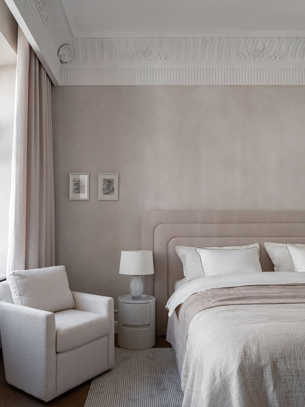 Фотография: Спальня в стиле Классический, Современный, Квартира, Проект дня, Москва, Анна Макеева, Кирпичный дом, 3 комнаты, Более 90 метров, современный с элементами классики и роскоши – фото на INMYROOM