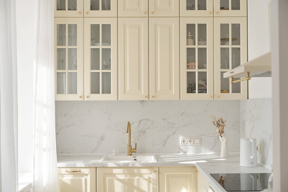 Фотография: в стиле , Кухня и столовая, Переделка, Сталинка – фото на INMYROOM Фотография: в стиле , Кухня и столовая, Переделка, Сталинка – фото на INMYROOM