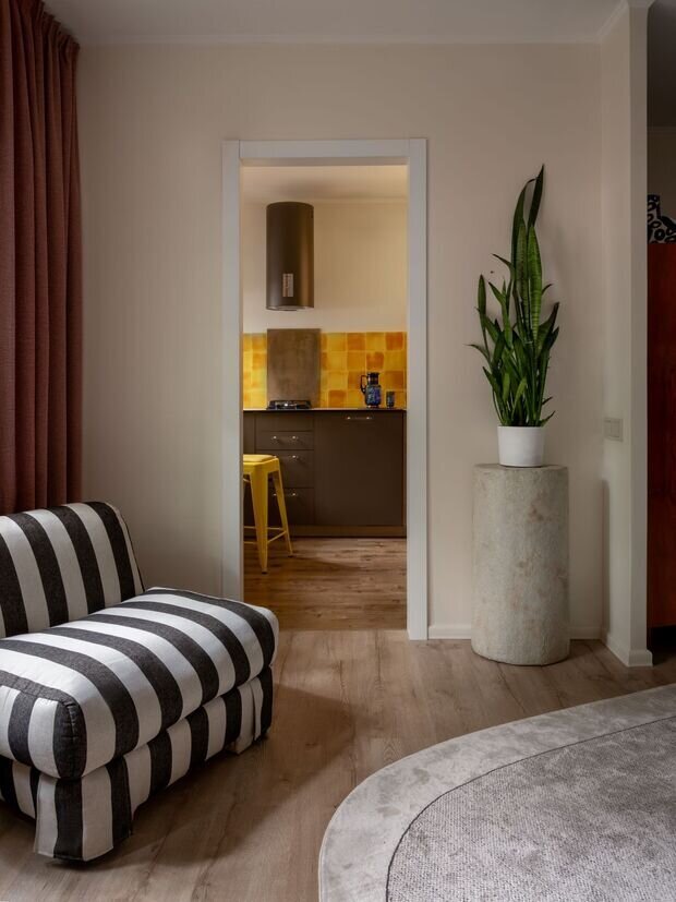 Фотография: Гостиная в стиле Современный, Эклектика, Винтажный, Квартира, Проект дня, Москва, Хрущевка, 2 комнаты, 40-60 метров, Настасья Дуленко – фото на INMYROOM