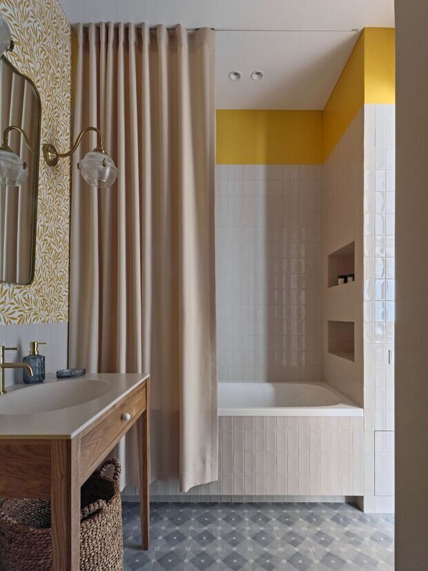 Фотография: Ванная в стиле Современный, Квартира, Проект дня, Новосибирск, Сталинка, 3 комнаты, 60-90 метров, ремонт сталинки, дизайн кухни в сталинке, современный/скандинавский, фото интерьера, дизайн интерьера фото, фото кухни, Анастасия Рыбина, Елена Дьяконова – фото на INMYROOM