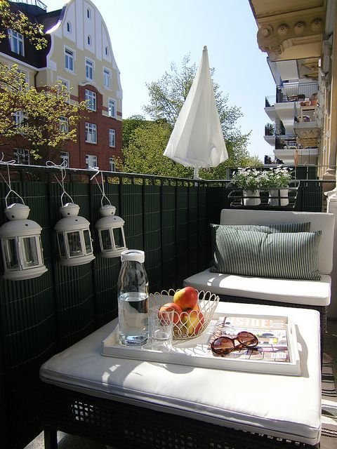 Фотография: Балкон в стиле Современный, Квартира, Аксессуары, Мебель и свет, Терраса, Советы, Ремонт на практике, бюджетное обновление балкона, экономичный ремонт на балконе – фото на INMYROOM