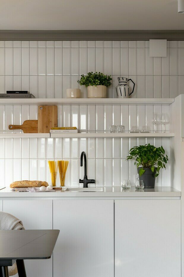 Фотография: Кухня и столовая в стиле Современный, Скандинавский, Квартира, Проект дня, Панельный дом, 3 комнаты, 40-60 метров, Приморский край, Des.Play, Елена Оконишникова – фото на INMYROOM