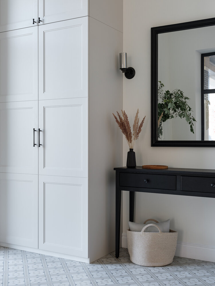 Фотография: Прихожая в стиле Классический, Современный, Дом, Проект недели, Дом и дача, Московская область, Кирпичный дом, 4 и больше, Более 90 метров, Екатерина Маслина – фото на INMYROOM Фотография: Прихожая в стиле Классический, Современный, Дом, Проект недели, Дом и дача, Московская область, Кирпичный дом, 4 и больше, Более 90 метров, Екатерина Маслина – фото на INMYROOM