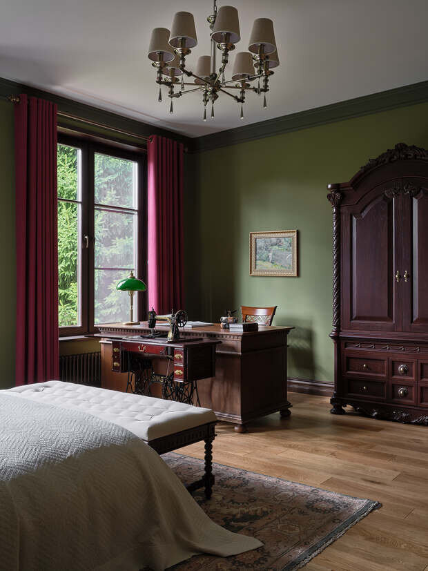 Фотография: Спальня в стиле Классический, Проект дня, Дача, Подмосковье, Дом и дача, Истринский район, Кирпичный дом, 3 комнаты, Более 90 метров, Дженнет Койтемирова, классический с элементами викторианского и английского стиля – фото на INMYROOM