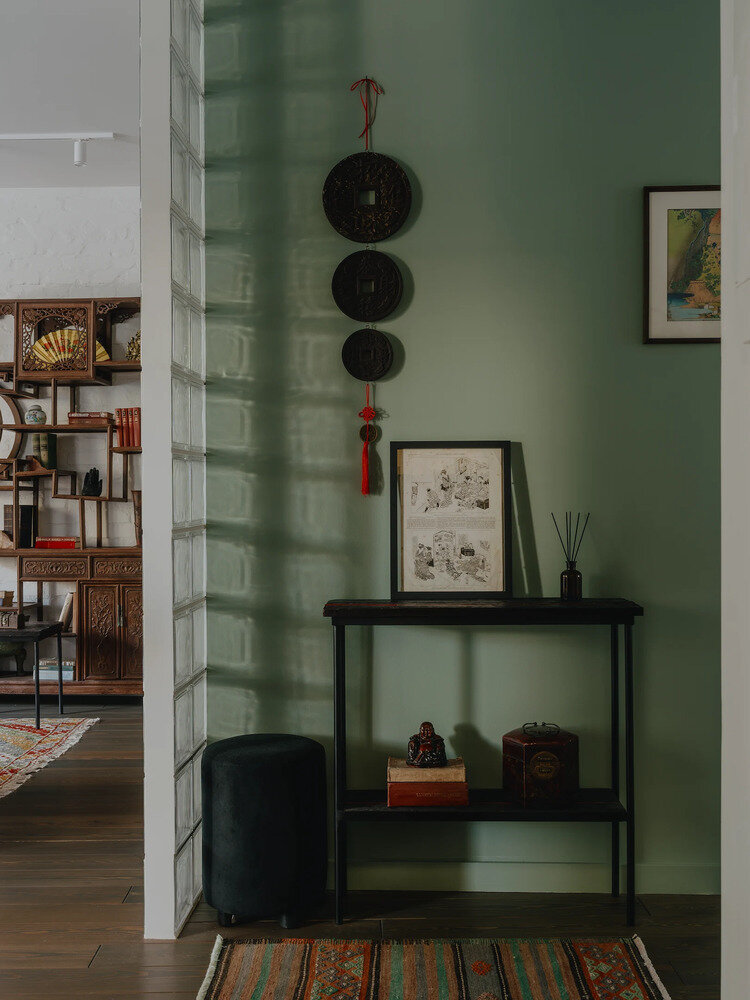 Фотография: Прихожая в стиле Эклектика, Современный, Восточный, Квартира, Проект дня, Москва, 3 комнаты, 40-60 метров, Вероника Любош – фото на INMYROOM Фотография: Прихожая в стиле Эклектика, Современный, Восточный, Квартира, Проект дня, Москва, 3 комнаты, 40-60 метров, Вероника Любош – фото на INMYROOM