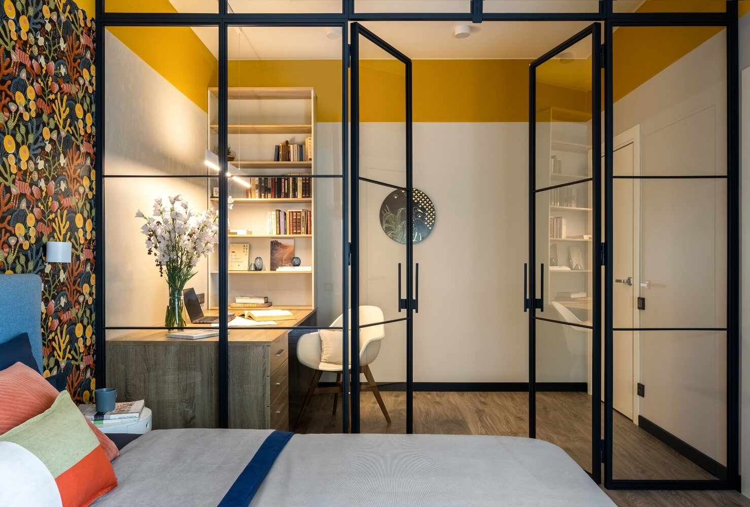 Фотография: Спальня в стиле Современный, Квартира, Проект недели, Москва, Хрущевка, 3 комнаты, 40-60 метров, II-14, Лидия Напреенко – фото на INMYROOM Фотография: Спальня в стиле Современный, Квартира, Проект недели, Москва, Хрущевка, 3 комнаты, 40-60 метров, II-14, Лидия Напреенко – фото на INMYROOM