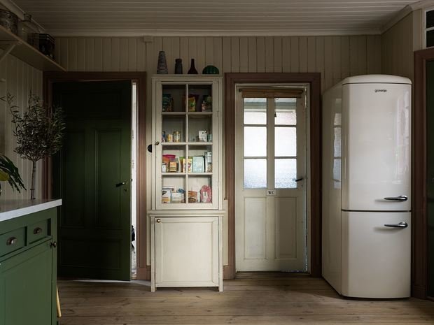 Фотография: Кухня и столовая в стиле Прованс и Кантри, Скандинавский, Эклектика, Дом, Швеция, Дача, Дом и дача, 4 и больше – фото на INMYROOM