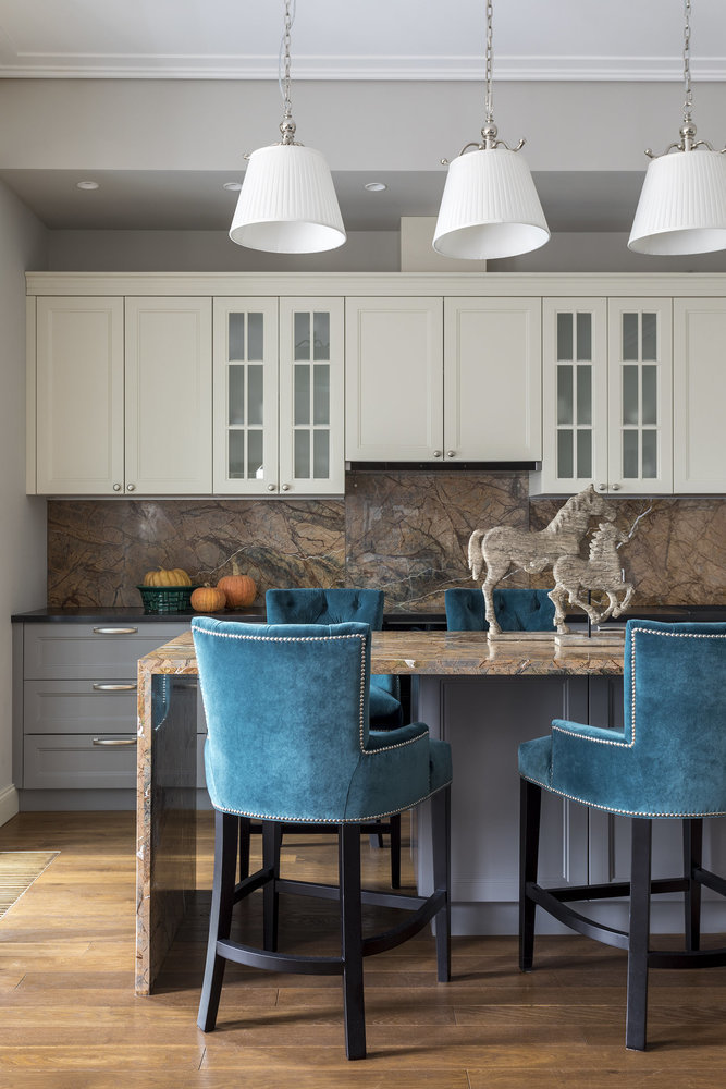 Фотография: Кухня и столовая в стиле Классический, Современный, Советы, какую выбрать столешницу, как выбрать материал для столешницы, Ксения Юсупова, столешница, Наталья Соловьева, Екатерина Вокина, Евгения Макарова, Quadrum, Бюро 9, Дмитрий Маркин – фото на INMYROOM