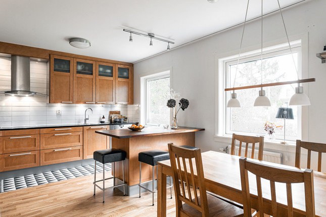 Фотография: Кухня и столовая в стиле Скандинавский, Современный, Декор интерьера, Дом, Белый, Минимализм, Вилла, Серый, Голубой, Коричневый, 4 и больше, Более 90 метров – фото на INMYROOM Фотография: Кухня и столовая в стиле Скандинавский, Современный, Декор интерьера, Дом, Белый, Минимализм, Вилла, Серый, Голубой, Коричневый, 4 и больше, Более 90 метров – фото на INMYROOM