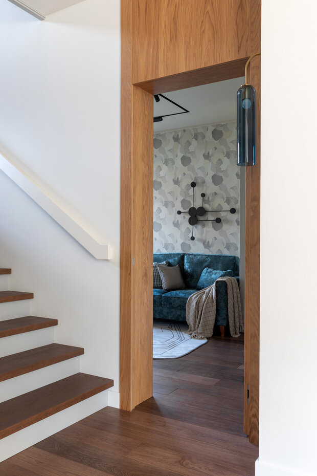 Фотография: Прихожая в стиле Современный, Минимализм, Дом, Проект дня, Дом и дача, Ленинградская область, 4 и больше, Более 90 метров, Светлана Куксова, минимализм с элементами современного дизайна – фото на INMYROOM