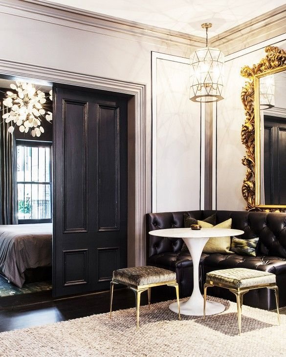 Фотография: Гостиная в стиле Эклектика, Классический, Скандинавский, Декор интерьера, Декор, Мебель и свет, Советы, Черный – фото на INMYROOM