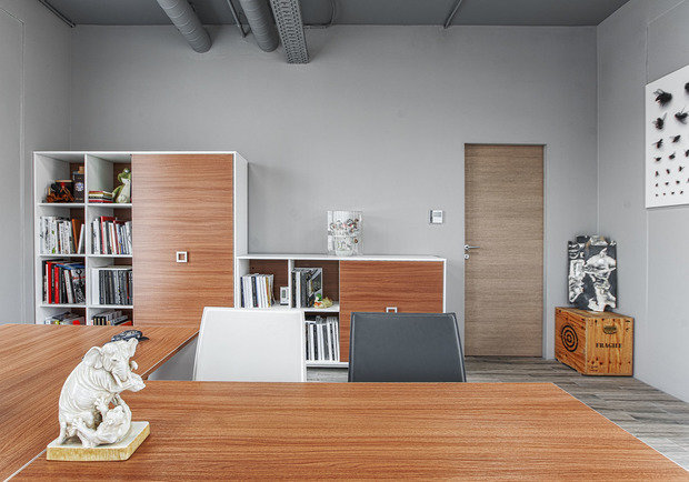 Фото из портфолио Офисное пространство – фотографии дизайна интерьеров на INMYROOM