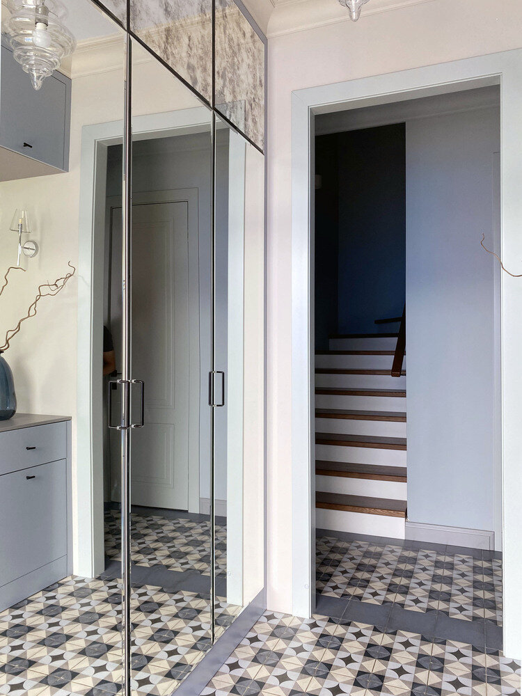 Фотография: Прихожая в стиле Современный, Скандинавский, Проект недели, Дом и дача, Таунхаус, 4 и больше, Более 90 метров, Ирина Сагун – фото на INMYROOM Фотография: Прихожая в стиле Современный, Скандинавский, Проект недели, Дом и дача, Таунхаус, 4 и больше, Более 90 метров, Ирина Сагун – фото на INMYROOM