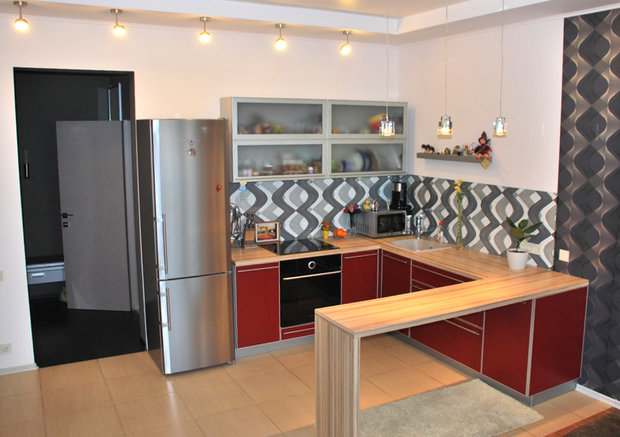 Фотография: Кухня и столовая в стиле Современный, Хай-тек, Малогабаритная квартира, Квартира, Дома и квартиры, Новосибирск – фото на INMYROOM