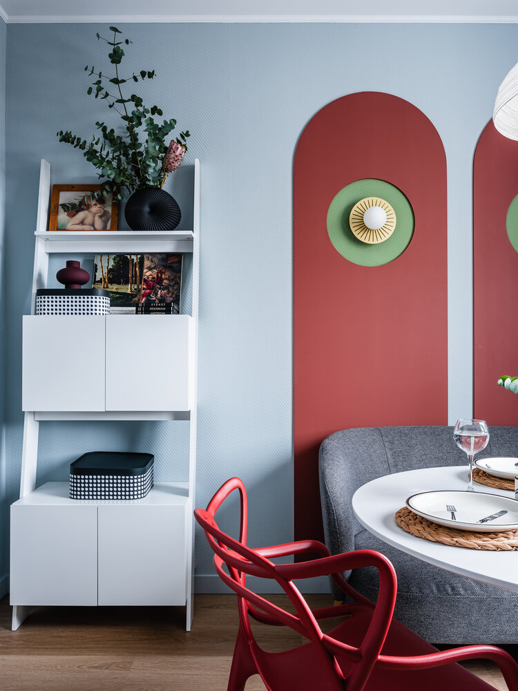 На пол положили кварцвинил, под него пришлось заливать по всей квартире идеально ровную стяжку. На пол положили кварцвинил, под него пришлось заливать по всей квартире идеально ровную стяжку.