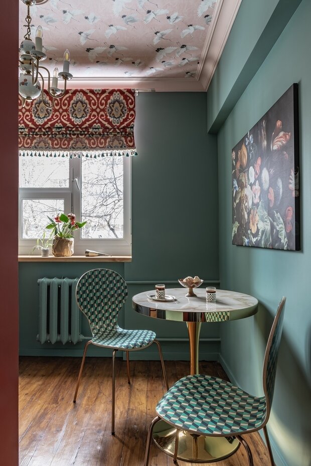Фотография: Кухня и столовая в стиле Эклектика, Винтажный, Малогабаритная квартира, Квартира, Проект недели, Москва, Хрущевка, Кирпичный дом, 1 комната, до 40 метров, Анна Березняк – фото на INMYROOM