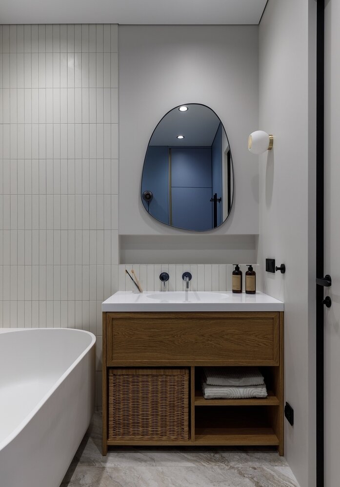 Фотография: Ванная в стиле Современный, Минимализм, Квартира, Проект недели, Москва, 3 комнаты, 60-90 метров, DSGN HUB – фото на INMYROOM Фотография: Ванная в стиле Современный, Минимализм, Квартира, Проект недели, Москва, 3 комнаты, 60-90 метров, DSGN HUB – фото на INMYROOM