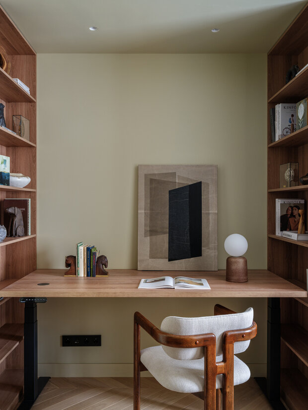 Фотография: Кабинет в стиле Современный, Квартира, Проект дня, Москва, 1 комната, 40-60 метров, современный с элементами минимализма и скандинавского стиля, Регина Гарипова – фото на INMYROOM