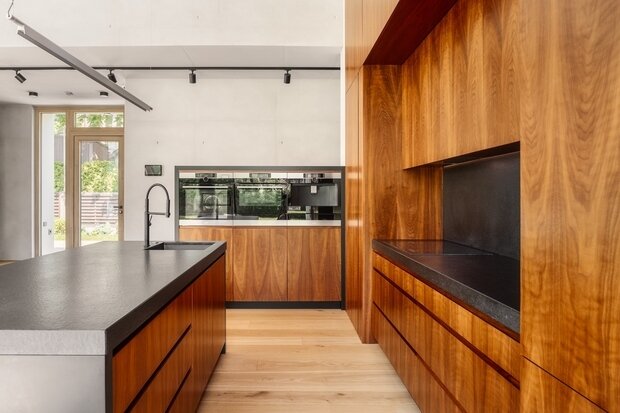 Фотография: Кухня и столовая в стиле Современный, Минимализм, Эко, Дом, Проект недели, Дом и дача, Латвия, Юрмала, 4 и больше, Более 90 метров, Chado – фото на INMYROOM