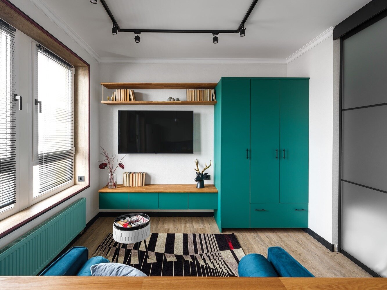 Фотография: Гостиная в стиле Современный, Малогабаритная квартира, Квартира, Проект недели, Москва, Монолитный дом, 2 комнаты, до 40 метров, Александра Кошелева – фото на INMYROOM