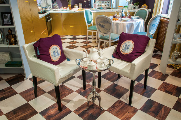 Фотография: Кухня и столовая в стиле Эклектика, Гостиная, Дом, Дома и квартиры – фото на INMYROOM