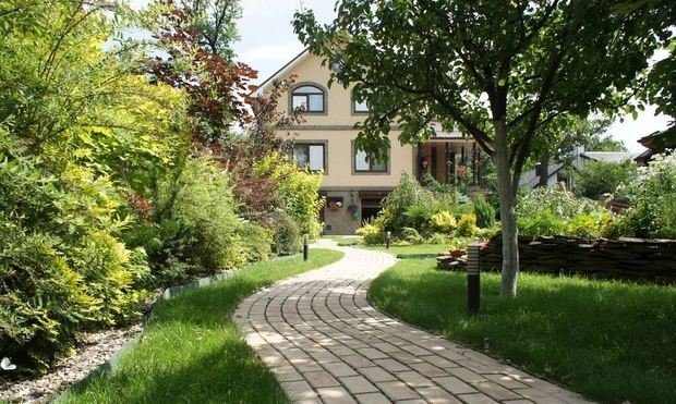 Фотография: Ландшафт в стиле , Дом и дача, Татьяна Крамская, Ирина Лукьянова, Технониколь, planter, садовые дорожки – фото на INMYROOM