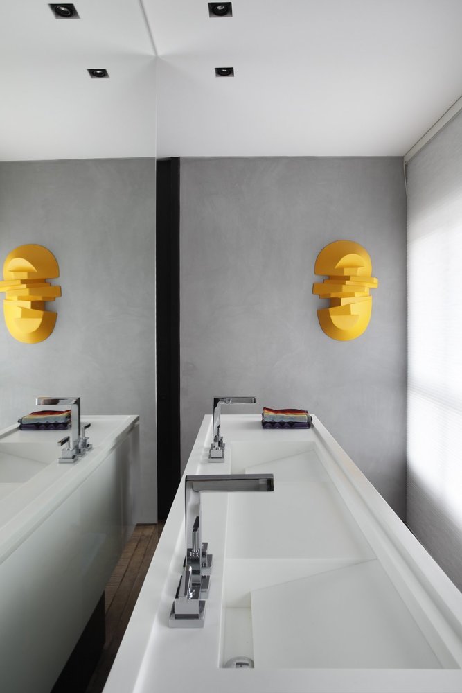 Фотография: Ванная в стиле Современный, Дом, Цвет в интерьере, Дома и квартиры, Серый, Бразилия, Пол, Сан-Паулу – фото на INMYROOM