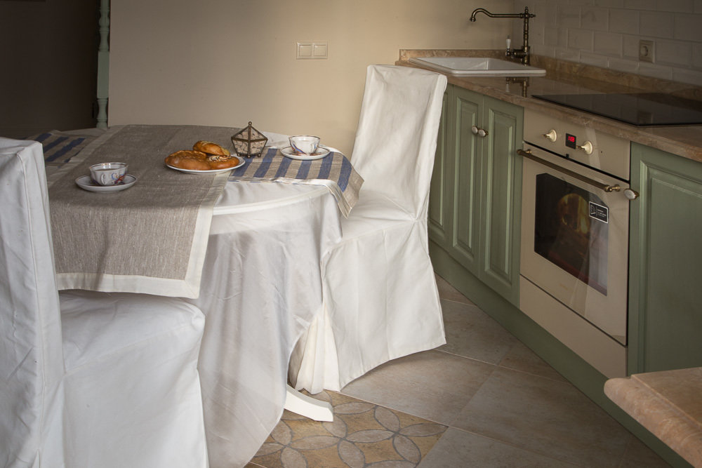 Фотография: Гостиная в стиле Прованс и Кантри, Классический, Эклектика, Квартира, Проект недели – фото на INMYROOM Фотография: Гостиная в стиле Прованс и Кантри, Классический, Эклектика, Квартира, Проект недели – фото на INMYROOM