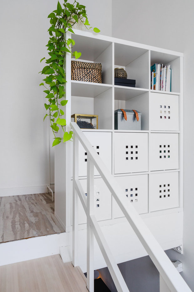 Фотография: Прихожая в стиле Скандинавский, Проект недели, Samsung, Таунхаус, 4 и больше, Спецпроект, интерьерный холодильник, интерьерная микроволновая печь – фото на INMYROOM