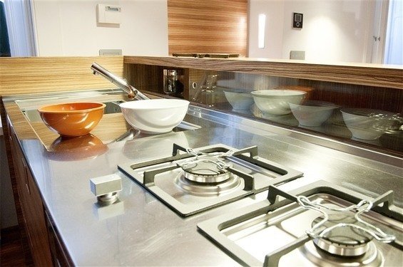 Фотография: Кухня и столовая в стиле Современный, Дом, Цвет в интерьере, Дома и квартиры – фото на INMYROOM