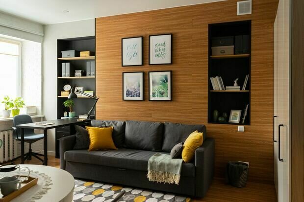 Остальные стены — простые обои под покраску. На стене с окнами использовали белый кирпич. Декоративный кирпич необходимо обрабатывать специальным средством, чтобы он не сыпался и не пачкался.