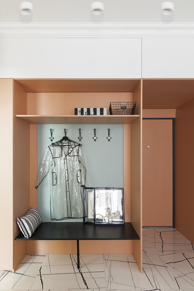 Фотография: Прихожая в стиле Минимализм, Квартира, Проект дня, Сталинка, 3 комнаты, 40-60 метров, Москав, Светлана Хабеева – фото на INMYROOM