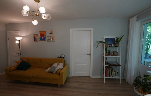 Фотография: Гостиная в стиле Скандинавский, Ремонт на практике, ремонт хрущевки, Хрущевка, 40-60 метров, интерьер хрущевки – фото на INMYROOM