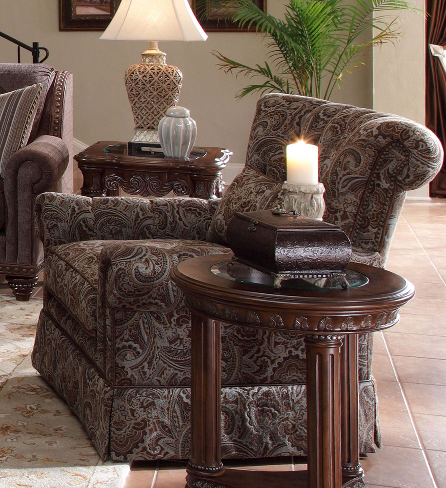 Фотография: Гостиная в стиле Классический, Современный, Декор интерьера, Декор дома, Ковер – фото на INMYROOM Фотография: Гостиная в стиле Классический, Современный, Декор интерьера, Декор дома, Ковер – фото на INMYROOM