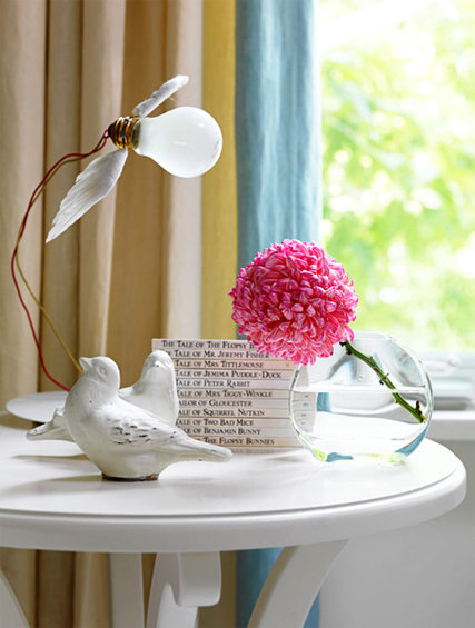 Фотография: Декор в стиле Прованс и Кантри, Кухня и столовая, Декор интерьера, Декор дома, Цвет в интерьере, Белый, Камин, Бирюзовый – фото на INMYROOM