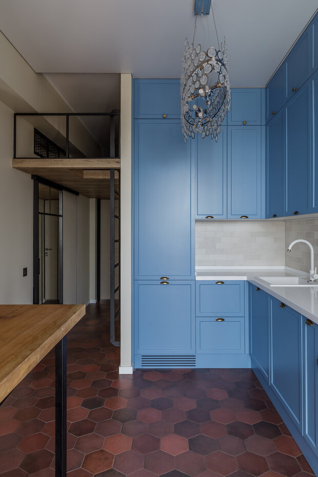 Фотография: Кухня и столовая в стиле Современный, Малогабаритная квартира, Квартира, Проект недели, Сочи, 1 комната, 40-60 метров, Елизавета Ткачева – фото на INMYROOM