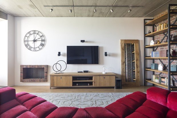 Фотография: Гостиная в стиле Лофт, Квартира, Студия, Проект недели, Москва, Дмитрий Жигалев, Сергей Бахарев, 60-90 метров, «Однушечка», Екатерина Аверкина – фото на INMYROOM