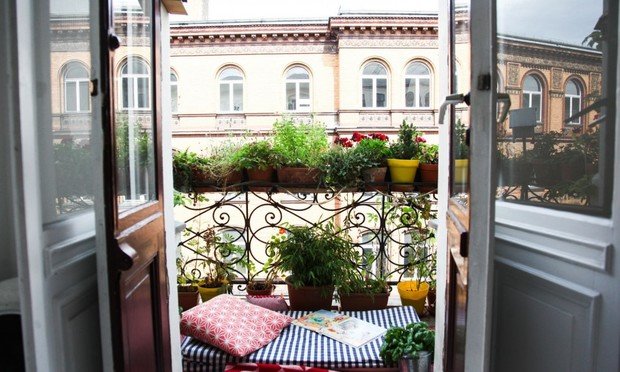 Фото из портфолио Интерьер с графическими линиями и яркими цветами – фотографии дизайна интерьеров на INMYROOM