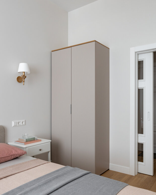 Фотография: Спальня в стиле Скандинавский, Современный, Квартира, Проект дня, Москва, Кирпичный дом, 2 комнаты, 60-90 метров, Тая Кипри – фото на INMYROOM