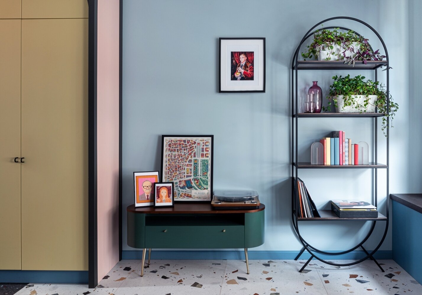 Фотография: Гостиная в стиле Современный, Эклектика, Малогабаритная квартира, Квартира, Проект недели, Москва, Оксана Олейник, Монолитный дом, до 40 метров – фото на INMYROOM