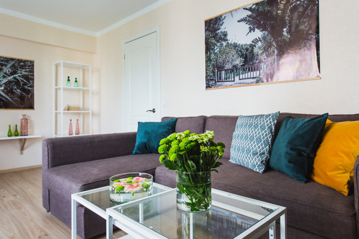 Фотография: Гостиная в стиле Минимализм, Современный, Квартира, Проект недели, Москва, Анна Ковальченко, Панельный дом, 2 комнаты, 40-60 метров – фото на INMYROOM Фотография: Гостиная в стиле Минимализм, Современный, Квартира, Проект недели, Москва, Анна Ковальченко, Панельный дом, 2 комнаты, 40-60 метров – фото на INMYROOM