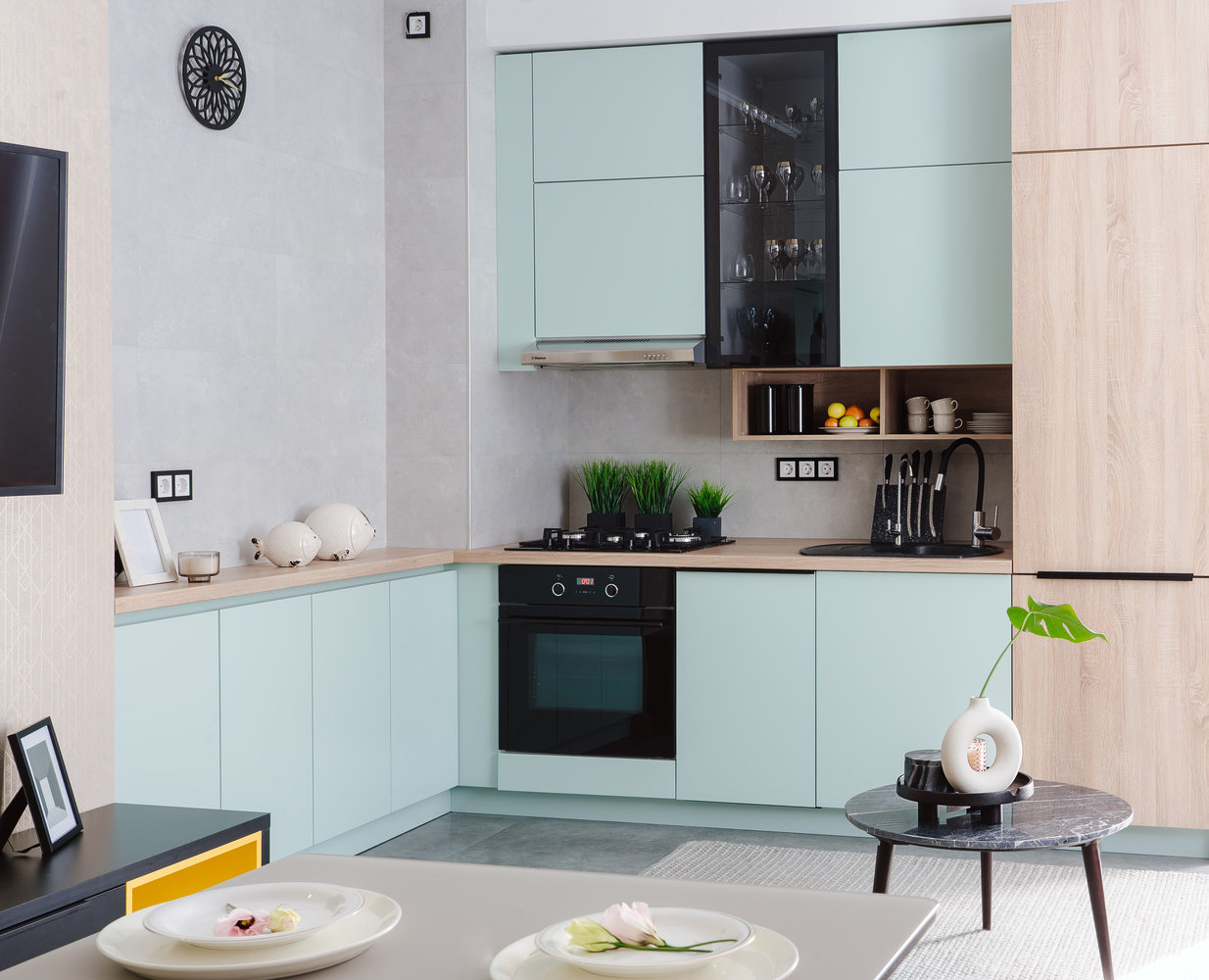 Фотография: Кухня и столовая в стиле Современный, Квартира, Проект недели, Казахстан, 3 комнаты, 60-90 метров, Алматы, Анна Аранович – фото на INMYROOM