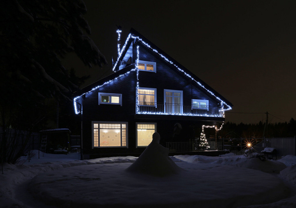 Фотография: в стиле , Дом, Россия, Artemide, Vitra, IKEA, Проект недели, Ideal Lux, Hansgrohe, Tikkurila, Quickstep, Bosсh, Boras Tapeter, Бурцево, Sharp, Parador, Stroeher, Анна Жемерева, П-образная кухня – фото на INMYROOM