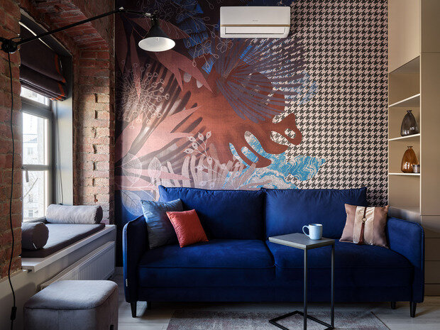 «Интересная деталь — настенный светильник в стиле лофт. Он телескопический и поворотный. Я с самого начала представляла себе именно такой в интерьере, но пришлось изрядно попотеть, чтобы найти его», — делится автор проекта.