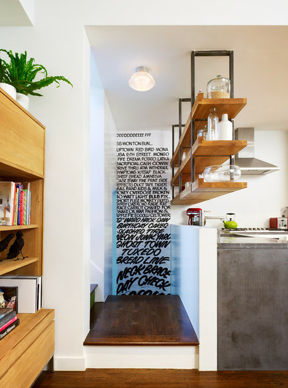 Фотография: Кухня и столовая в стиле Лофт, Декор интерьера, Декор дома, Цвет в интерьере, Обои – фото на INMYROOM