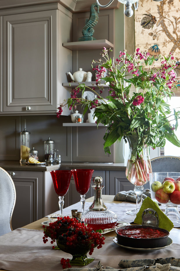 Фотография: Кухня и столовая в стиле Прованс и Кантри, Дом, Проект недели, Светлана Ильина, 4 и больше, Более 90 метров, ЖК «Суханово-парк» – фото на INMYROOM