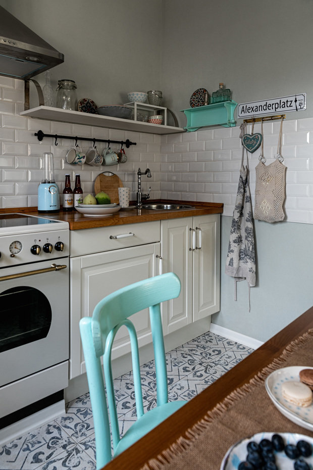 Фотография: Кухня и столовая в стиле Прованс и Кантри, Скандинавский, Эклектика, Квартира, Проект недели, Красногорск, 1 комната, до 40 метров, Ирина Очирова – фото на INMYROOM